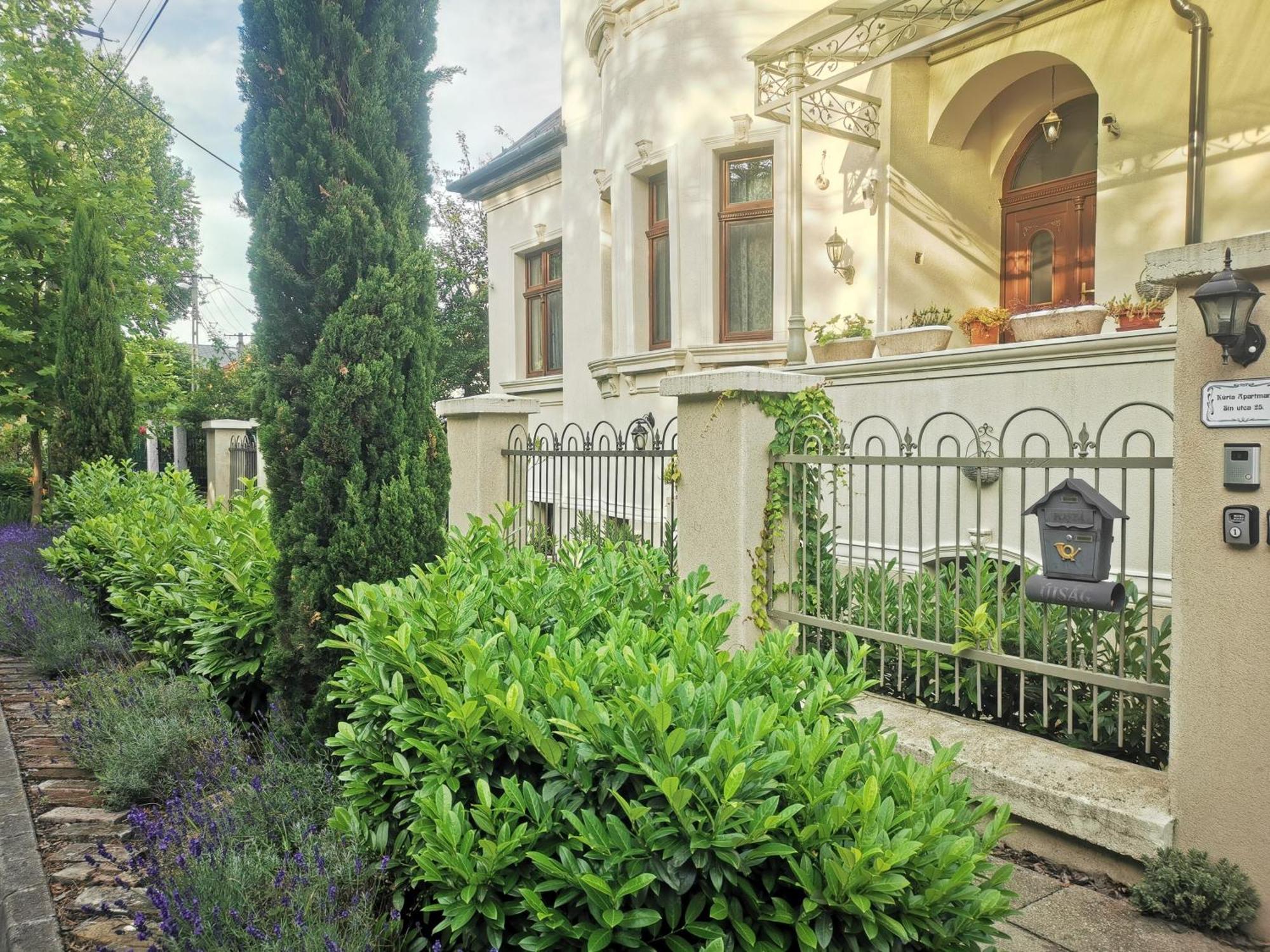 Kuria Apartman With Private Jacuzzi And Pool Budapeszt Zewnętrze zdjęcie