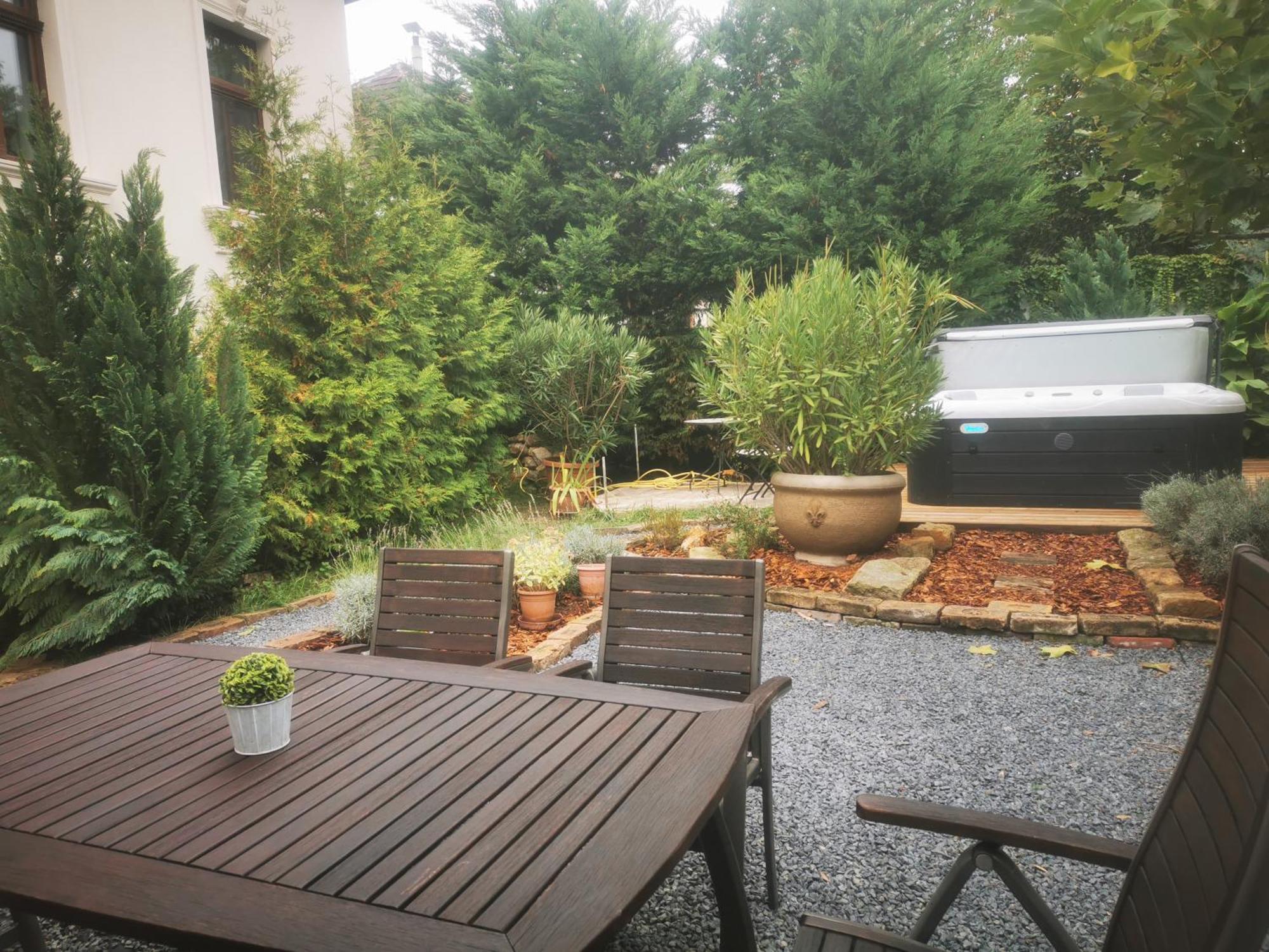 Kuria Apartman With Private Jacuzzi And Pool Budapeszt Zewnętrze zdjęcie