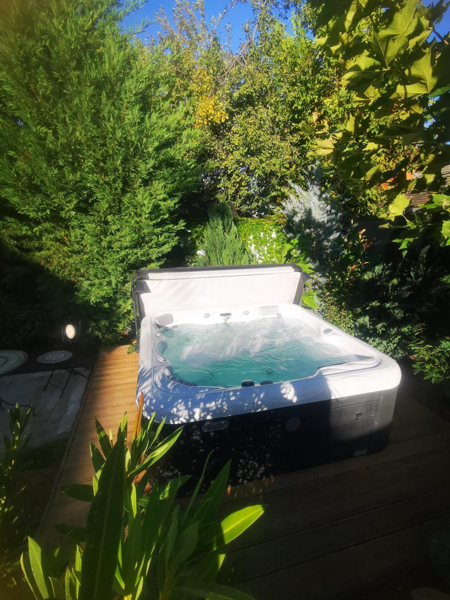 Kuria Apartman With Private Jacuzzi And Pool Budapeszt Zewnętrze zdjęcie