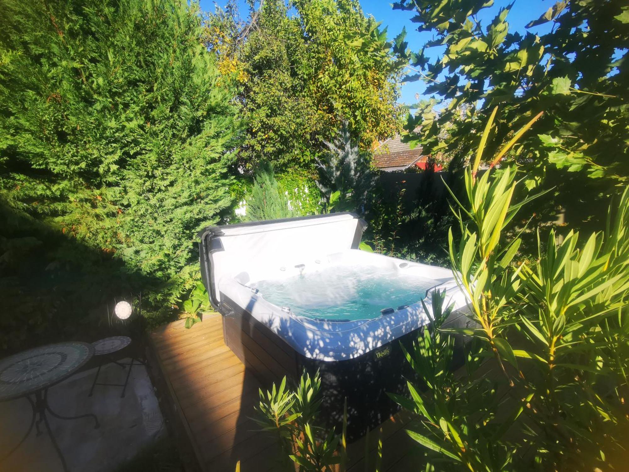 Kuria Apartman With Private Jacuzzi And Pool Budapeszt Zewnętrze zdjęcie
